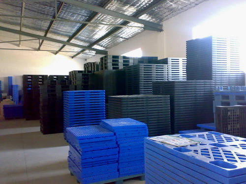 厂价直销威海新料网格塑料叉车托盘